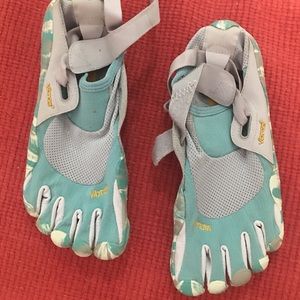 Vibrant Toes Shoes